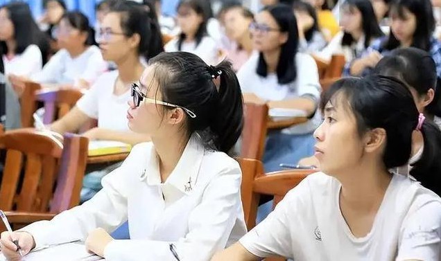 云南网友建议解聘无教师资格证的教师给有证更多机会！