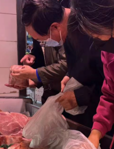 开启“冬储模式”，北京物美超市开卖冬储大白菜